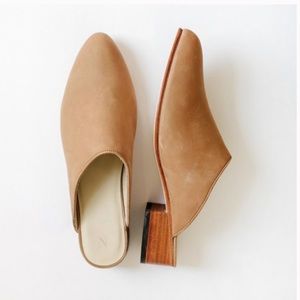 Nisolo Marille Mule in Sand (Size 8- Very Little Wear)
